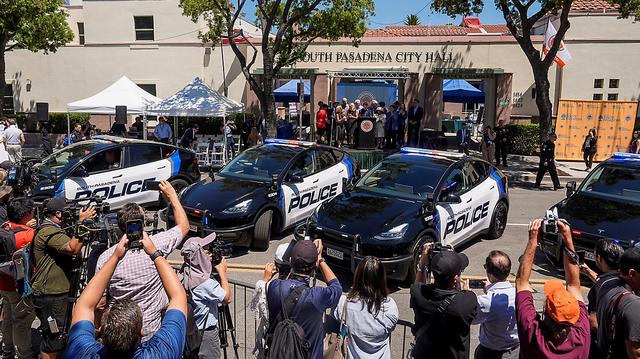 图片[1]-美国首例 加州一城将燃油警车全更换为电动警车-卖碳网